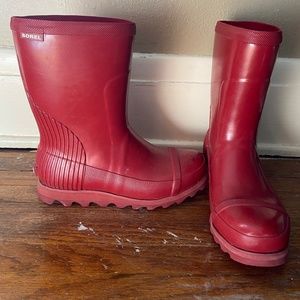 Red Sorel Rainboots
